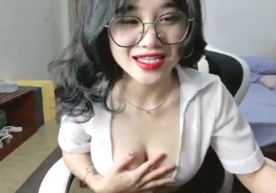 Phim sex cô giáo thảo nứng lồn lên live khoe hàng